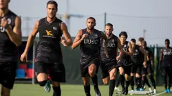 Com indefinição sobre Henríquez, Vasco analisa zagueiro do Bologna para 2020