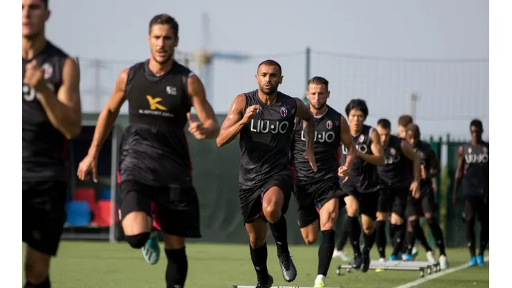 Com indefinição sobre Henríquez, Vasco analisa zagueiro do Bologna para 2020