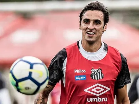 Salários atrasados impedem volante do Santos de deixar o clube