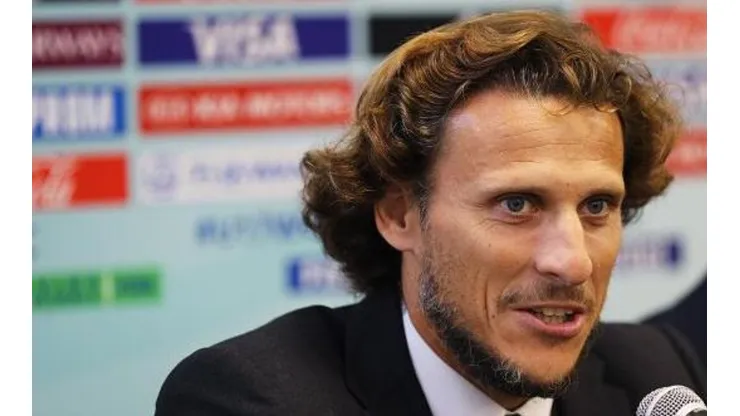 Penãrol surpreende e anuncia ídolo Diego Forlan como novo técnico para 2020