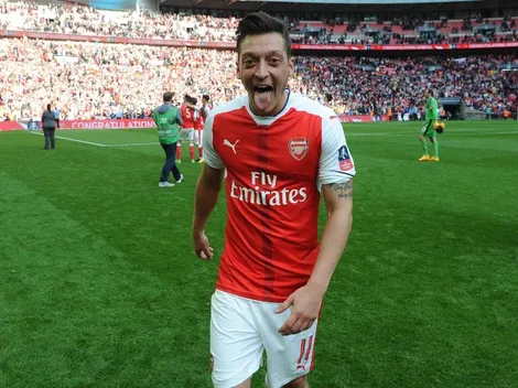 Mesut Özil fica fora de game na China após críticas direcionadas ao país