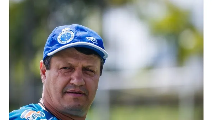 Vice do Cruzeiro define 3 contratações como prioridade de Adilson: “Acionamos os empresários”