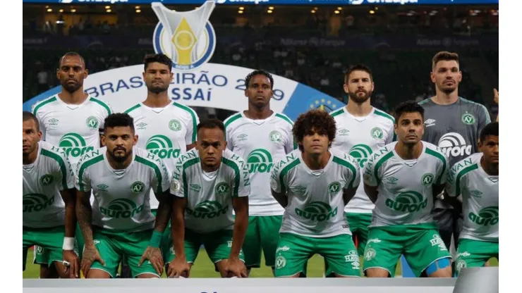 Com desmanche na rebaixada Chapecoense, Fluminense mira destaque do clube catarinense