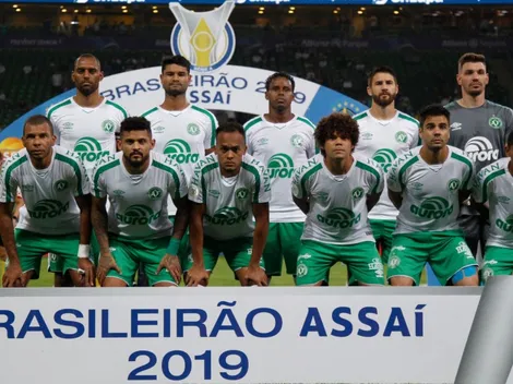 Chapecoense anuncia a saída de 15 jogadores