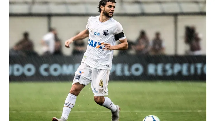 Grêmio traça estratégia para contratar Victor Ferraz e tem lateral do Cruzeiro na mira
