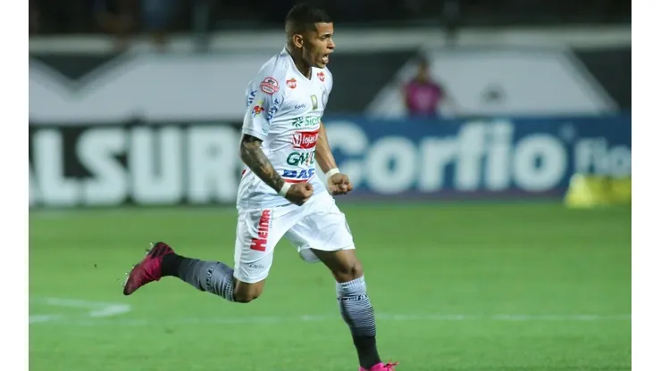Atlético supera concorrência de Grêmio e Inter e fecha com destaque do Operário-PR