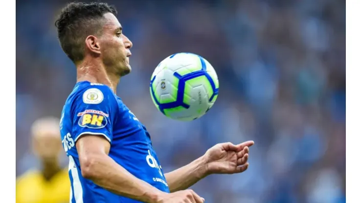 Após saída de Perrella, Pires de Sá impõe condição para Thiago Neves atuar no Cruzeiro