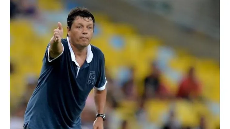 Adilson Batista fica na corda bamba e Cruzeiro define possível substituto para 2020