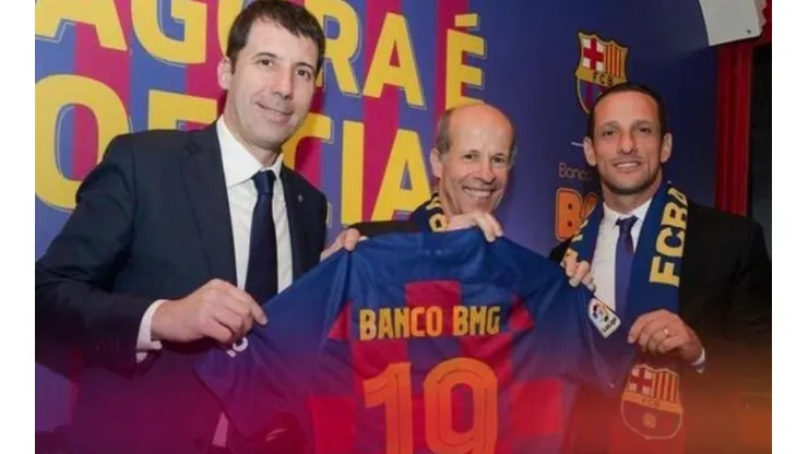 Barcelona firma parceria com banco brasileiro