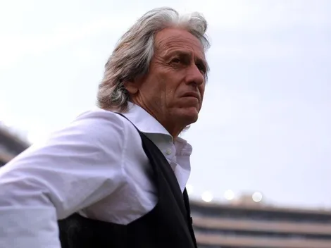 Jorge Jesus se emociona com lançamento de biografia no Rio de Janeiro