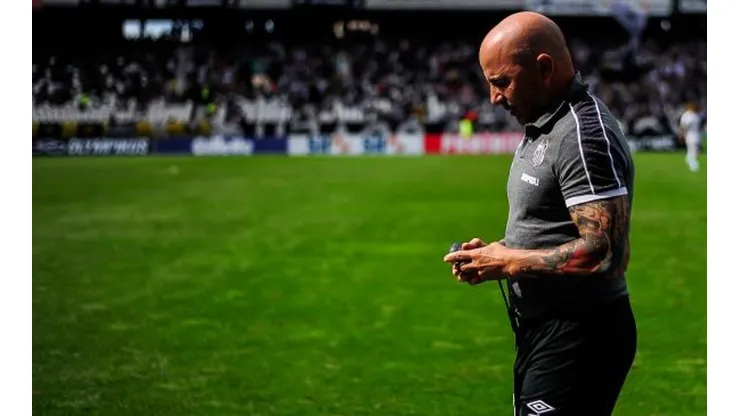 Após reunião, relação entre Santos e Sampaoli esfria e clube tem dois nomes no radar, segundo PVC