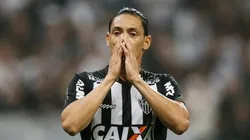 Ricardo Oliveira estuda propostas para deixar o Galo