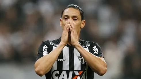 Ricardo Oliveira estuda propostas para deixar o Galo