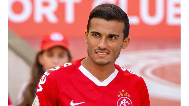Inter e Coxa definem futuro de Parede