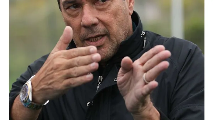 Vanderlei Luxemburgo Visits Songjiang Club