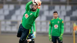Alisson desenha decisão entre Liverpool e Flamengo