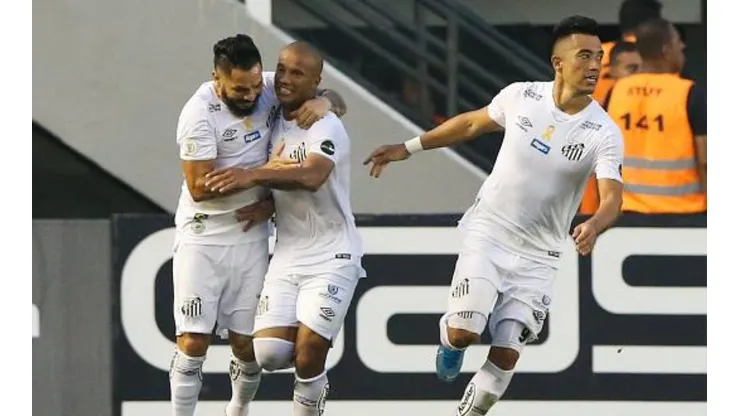 Jogador de R$ 9 milhões não engrena e deve deixar o Santos; Junior Barranquilla se interessa