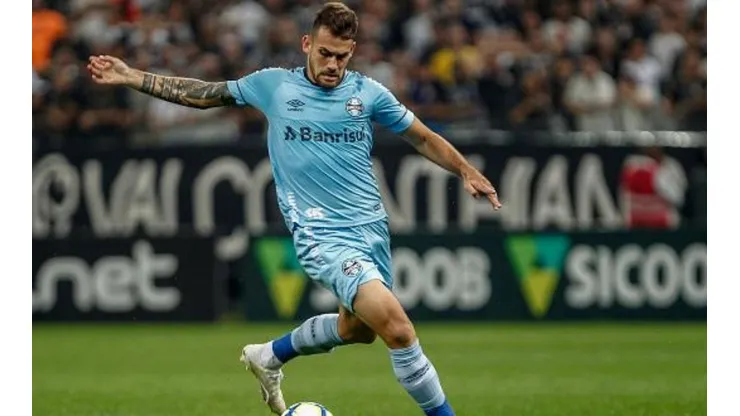 Grêmio estuda valores e bate o martelo sobre futuro de Felipe Vizeu