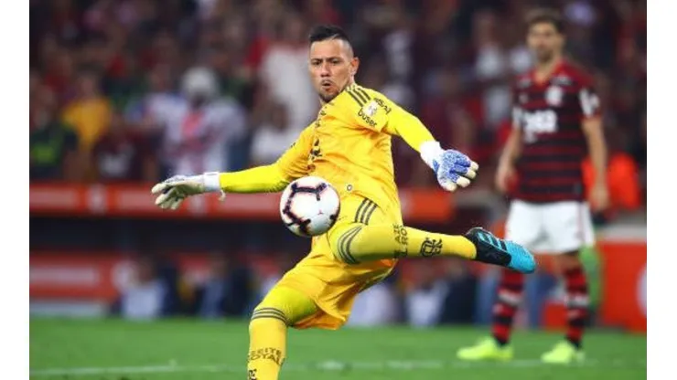 Diego Alves é eleito melhor goleiro do BR-19