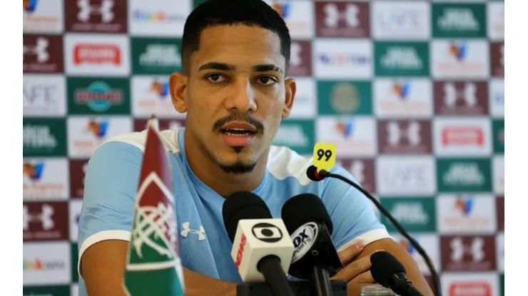 Lateral do Flu não sabe se irá permanecer no clube