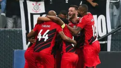 Meio-campista fecha o ano em alta no Athletico-PR e quer renovar seu contrato