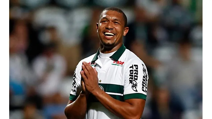 Rodrigão comemora artilharia no Coxa