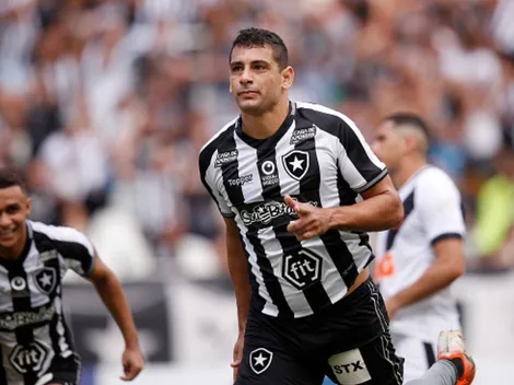 Incerteza sobre permanência de Diego Souza pode fazer Botafogo aplicar chapéu em rival