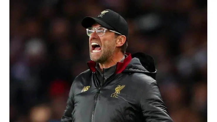 Jogador de confiança de Jurgen Klopp sofre lesão e ficará de fora do Mundial de Clubes