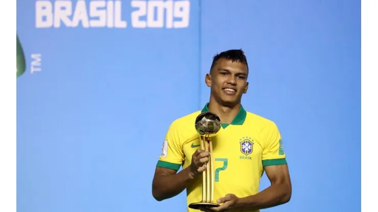 Gabriel Veron treina com time principal do Palmeiras