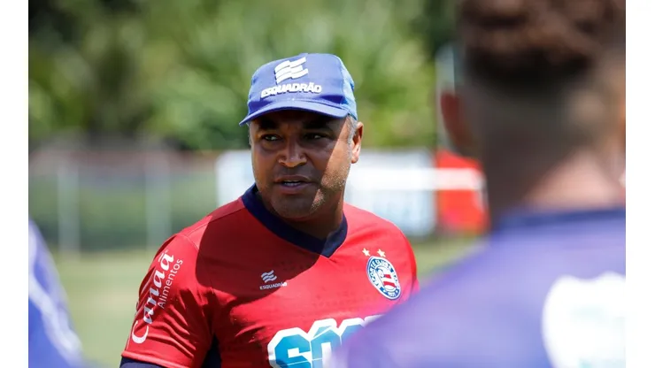 Vetado pelo departamento médico, Rogério culpa Roger Machado por não jogar pelo Bahia
