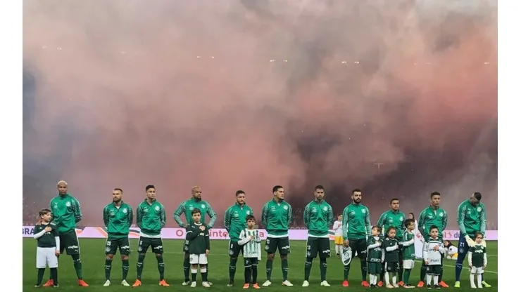 Palmeiras muda política de preços para ingressos contra o Flamengo e causa reação da torcida na web