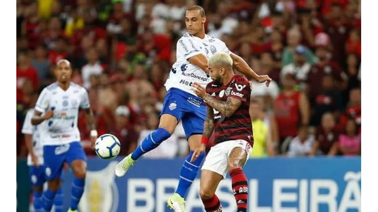 No Z-4, CSA antecipa planejamento e dispensa 3 jogadores com aval de Argel Fucks