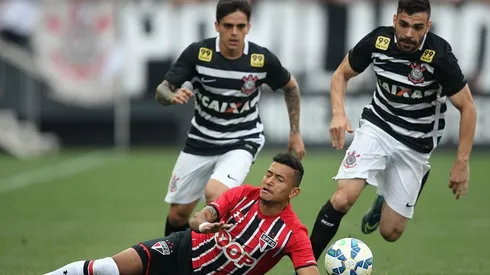 Corinthians provoca o rival São Paulo e comemora