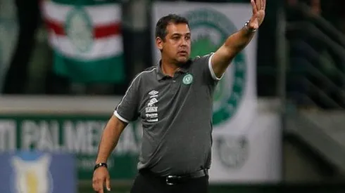 Brigando para não cair, Chape enfrenta o já rebaixado Avaí; Marquinhos Santos nega clima de revanche