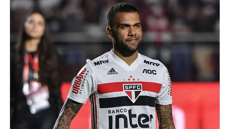 Daniel Alves abre o jogo e surpreende ao confirmar torcida para a final da Libertadores da América
