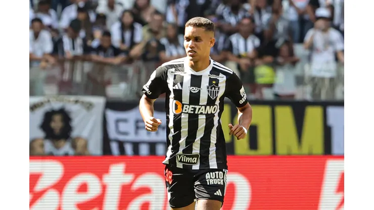 MG - BELO HORIZONTE - 30/06/2024 - BRASILEIRO A 2024, ATLETICO-MG X ATLETICO-GO - Pedrinho jogador do Atletico-MG durante partida contra o Atletico-GO no estadio Arena MRV pelo campeonato Brasileiro A 2024. Foto: Gilson Lobo/AGIF