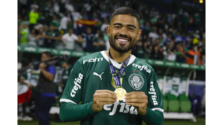 SAO PAULO, BRAZIL - NOVEMBER 09: Bruno Tabata of Palmeiras celebrates winning the championship after the match between Palmeiras and America MG as part of Brasileirao Series A 2022 at Allianz Parque on November 09, 2022 in Sao Paulo, Brazil. (Photo by Ricardo Moreira/Getty Images)