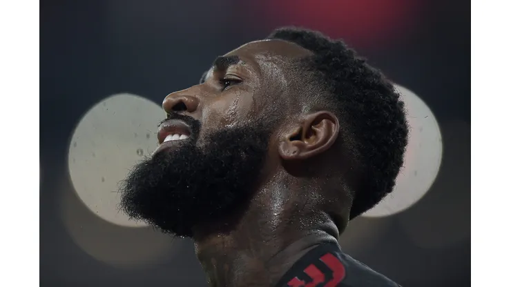 Gerson, jogador do Flamengo, lamenta durante partida contra o Bahia no estádio Maracanã pelo Brasileirão Série A 2024. Foto: Alexandre Loureiro/AGIF