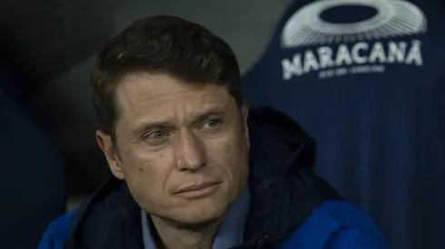 Fernando Seabra, técnico do Cruzeiro, durante partida contra o Flamengo no estádio Maracanã pelo Brasileirão Série A 2024. Foto: Jorge Rodrigues/AGIF