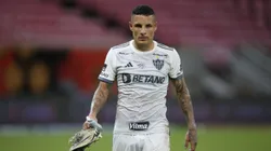 Lateral retorna e deve se juntar em breve no CT do Galo