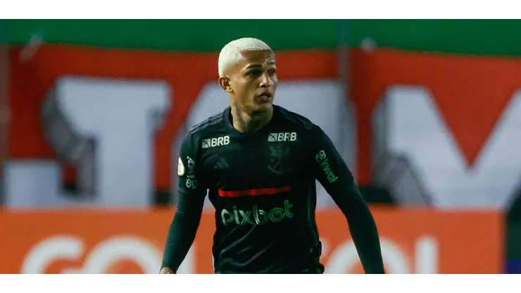 Negociação sobre Wesley esquenta na Gávea