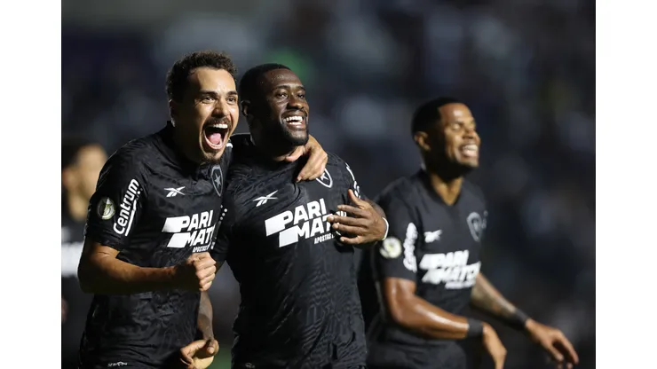 Vitória e Botafogo disputam a 16ª rodada da Série A.