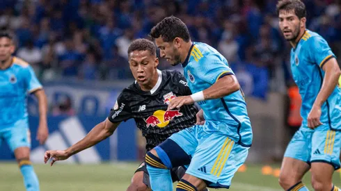 William pelo Cruzeiro em partida diante do RB Bragantino. Foto: Fernando Moreno/AGIF