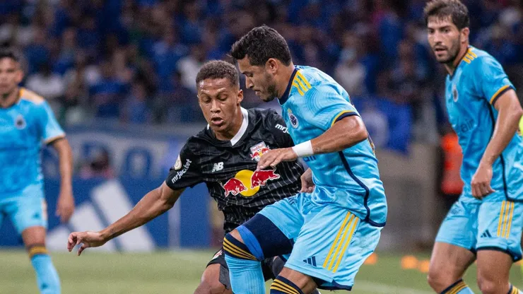 William pelo Cruzeiro em partida diante do RB Bragantino. Foto: Fernando Moreno/AGIF