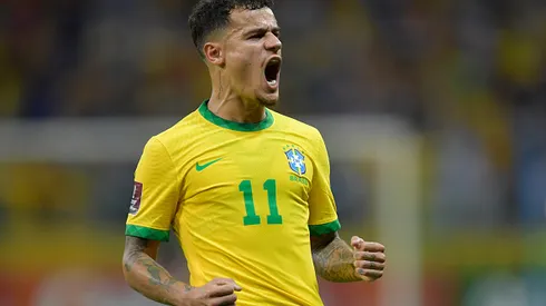 BELO HORIZONTE, BRAZIL - FEBRUARY 01: Coutinho of Brazil celebrates after scoring the second goal of his team during a match between Brazil and Paraguay as part of FIFA World Cup Qatar 2022 Qualifiers at Mineirao Stadium on February 01, 2022 in Belo Horizonte, Brazil. (Photo by Pedro Vilela/Getty Images)