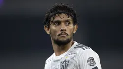 Scarpa sobre lance polêmico contra o Atlético. Foto: Jorge Rodrigues/AGIF