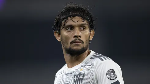 Scarpa sobre lance polêmico contra o Atlético. Foto: Jorge Rodrigues/AGIF