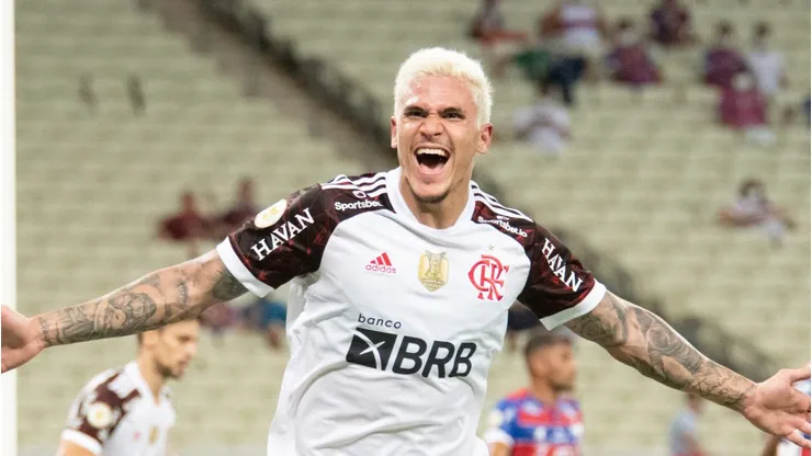 Pedro comemora gol pelo Flamengo diante do Fortaleza. Foto: Kely Pereira/AGIF
