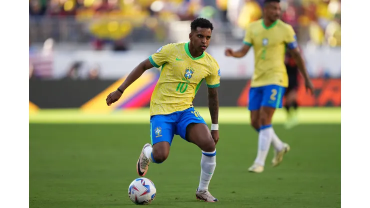 Rodrygo foi revelado pelo Santos
