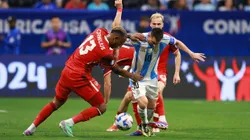 Lionel Messi, pela seleção argentina, enfrentando o Canadá na Copa América. Foto: Hector Vivas/Getty Images.